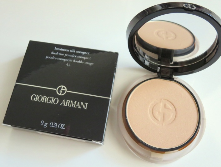 Giorgio Armani Luminous Silk Compact 