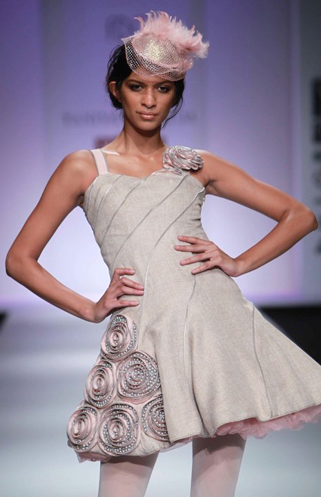 Taniya Kahnuja Dozak Wills India Fashion Week