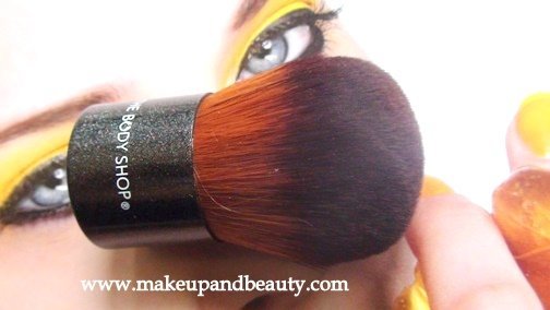 The Body Shop Nature's Mineral Foundation Brush 