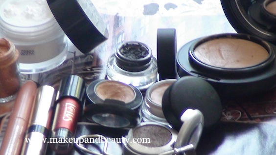 Colorbar Brownie Eye shadow Look products