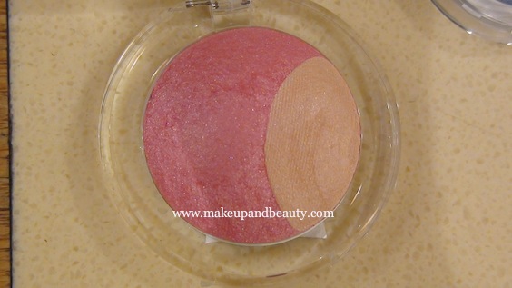The Body Shop Baked To Last Petal blush