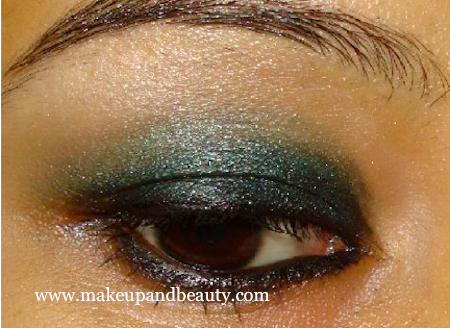 Black green eye makeup Complete