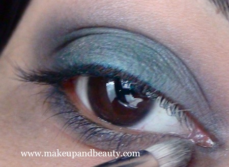 Blue Dahlia Eye Makeup - inner corner