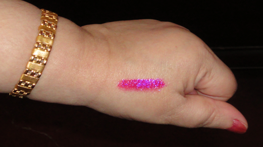 MAC Dare to Wear Gimme That Swatch