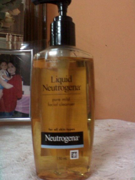 liquid neutrogena facial cleanser