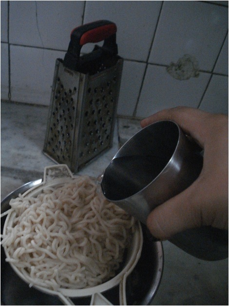 noodles straining