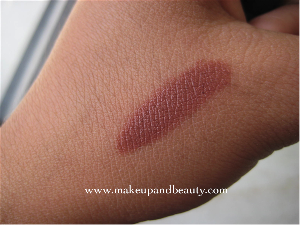 nude brown swatch lips