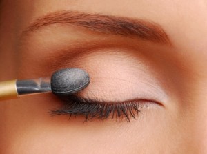 how to apply Eyeshadow