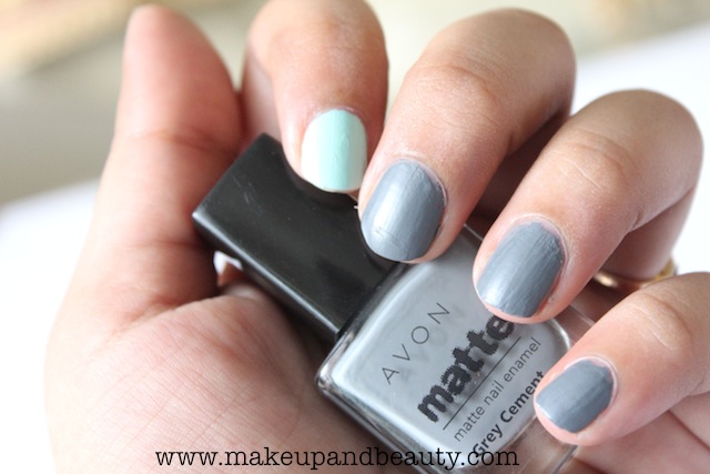 grey matte nail laquer