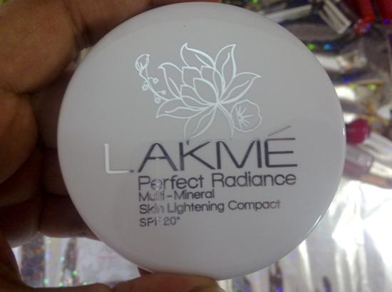 lakme perfect radiance skin lightening compact