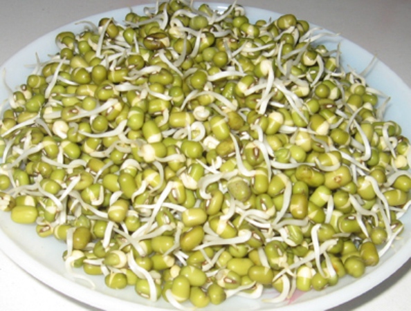 sprouts-green-gram-dal-whole