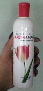 Blossom Kochhar Aroma Magic Triphla Shampoo Review