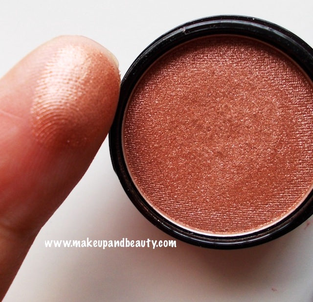 Miss Claire eyeshadow silver pink