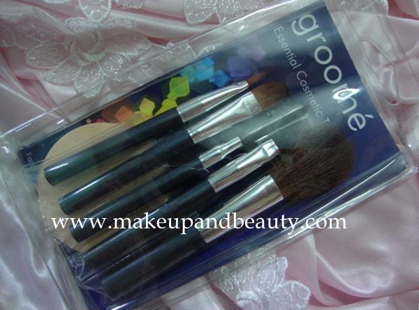 VLCC groome cosmetic tool kit