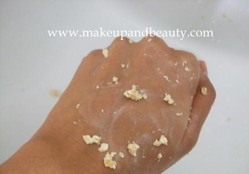 Homemade skin cleanser with oatmeal