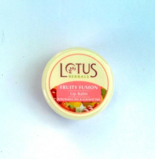 Lotus Herbals Fruity Fusion lip balm