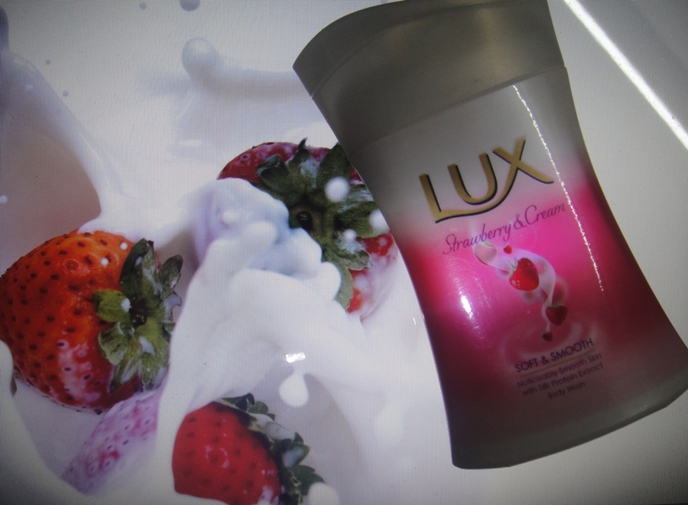 Lux+Strawberry+and+Cream+Body+Wash+Review