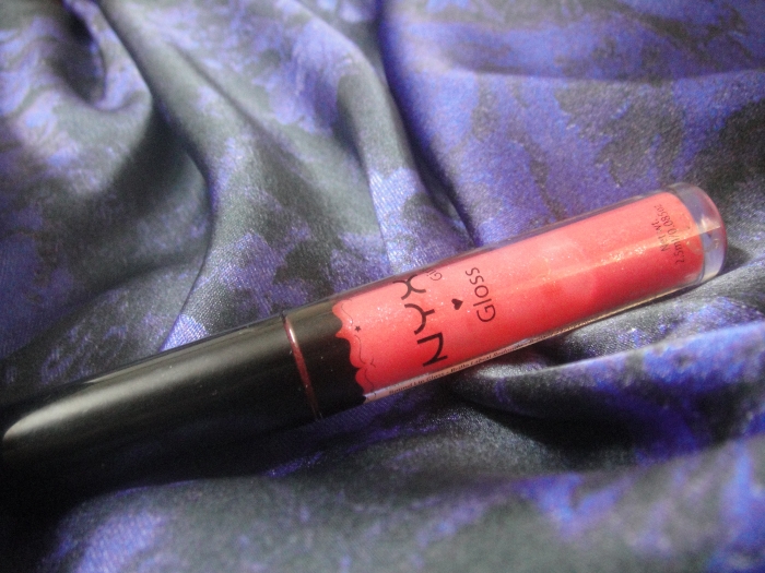 NYX Girls Round Lip Gloss in Strawberry
