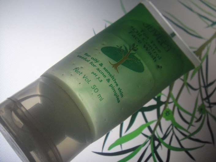 Jovees Tea Tree Oil Control Face Wash Review