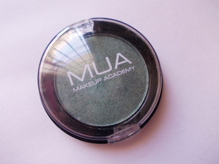 MUA Pearl Eyeshadow in Shade 7