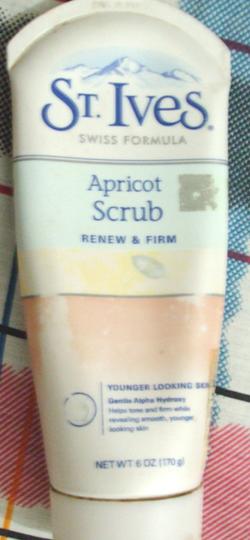 St. Ives Apricot Scrub Renew and Firm
