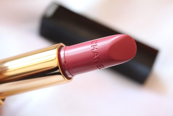 Chanel rouge allure lipstick adorable review, swatch, look