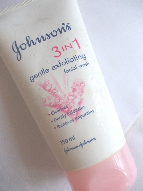 Johnson's 3 in 1 Gentle Exfoliating Facial Wash