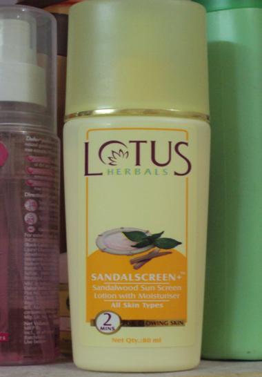 Lotus Herbals Sandalscreen Sandalwood Sunscreen