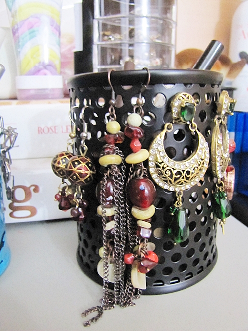 How To Store Makeup and Jewellery