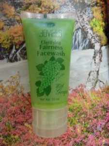 Jovees Clarifying Fairness Face Wash with Grape Review