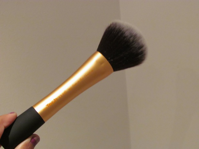 Real Techniques Powder Brush by Samantha Chapman Review