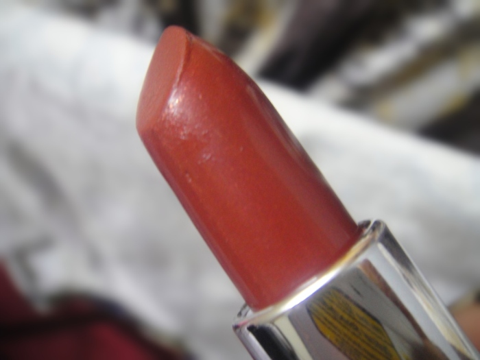 Coloressence Lipstick in Peachy Pink Review
