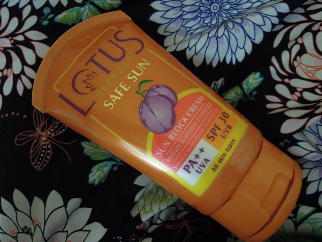 Lotus Sweat and Waterproof Sun Block Cream with SPF 30 Review