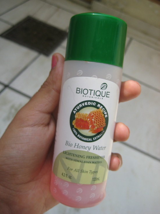 biotique bio honey water lightening freshner