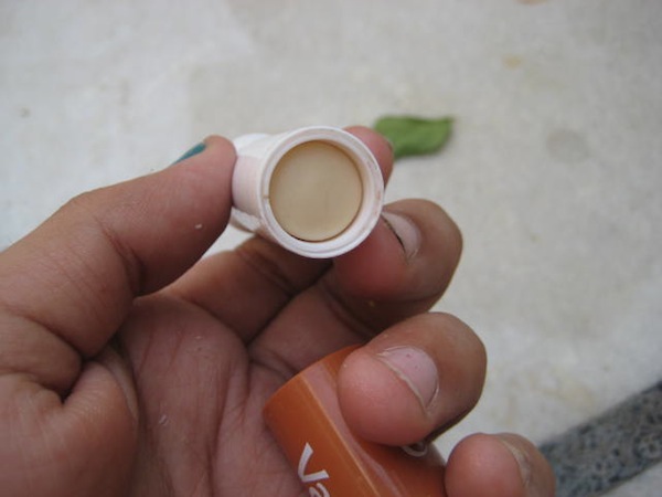 vaseline cocoa butter lip therapy swatch