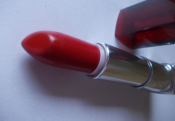 maybelline color sensational lipstick pleasure me red review
