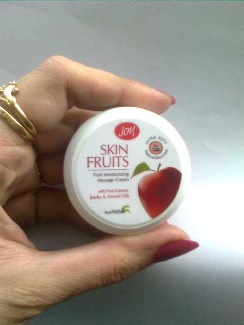 joy skin fruits moistursing massage cream