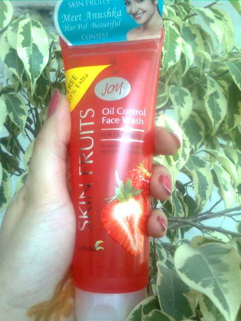 joy skin fruits oil control facewash