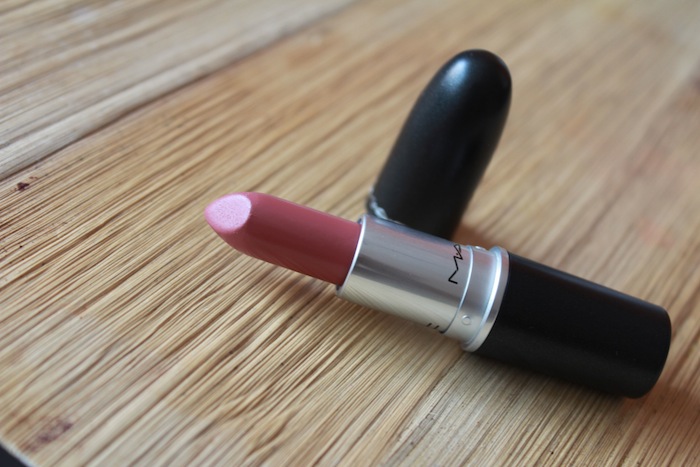 MAC Mehr Lipstick Review, Swatch, Look.