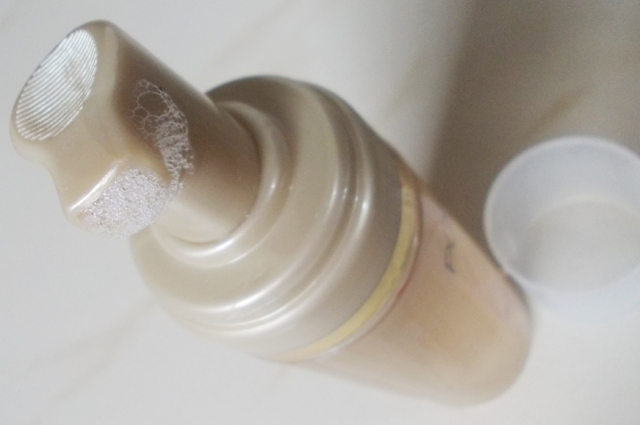 ponds gold radiance cleansing mousse 3