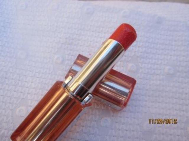 Loreal nutrishine lipstick shiny apricot