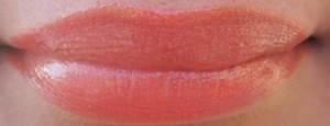 Loreal nutrishine lipstick shiny apricot (6)
