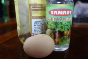 Nourishing Egg and Vinegar Hair Mask Do It Yourself