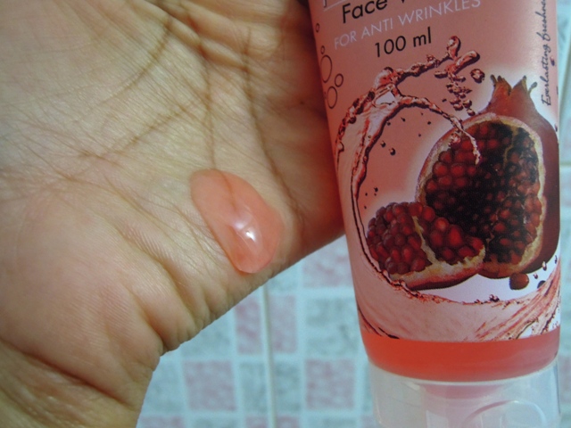 Pomegranate Face Wash 4