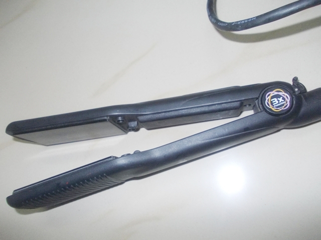 Remington sleek&curl hair straightener