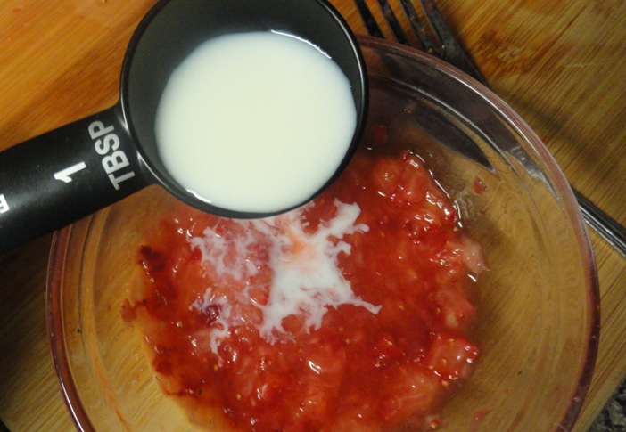 Strawberry and Milk Face Pack