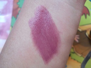elle 18 color pops lipstick berry crush swatch