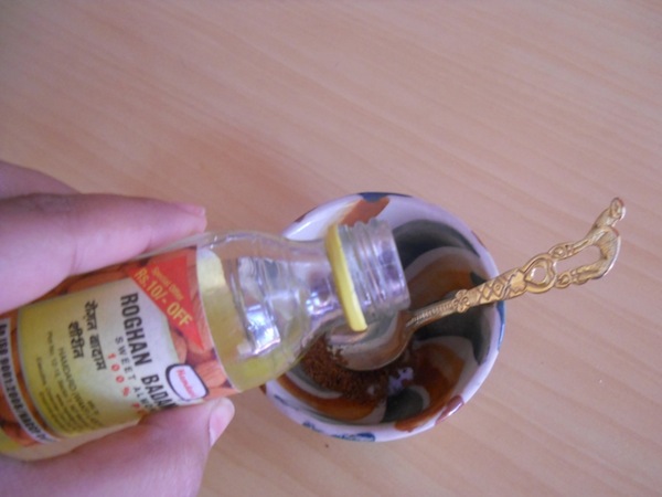 Almond oil for lip scrub