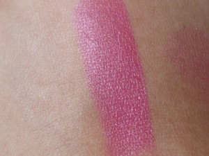 lakme enrich satin 135 lipstick (3)