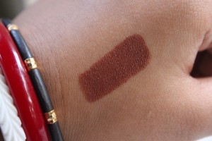 maybelline moisture extreme lipstick brownie (4)